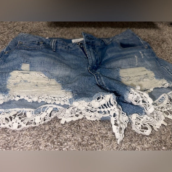 Shorts - Picture 3 of 4